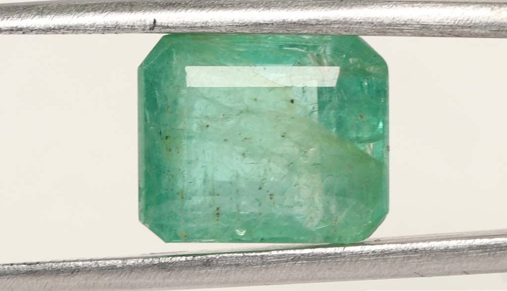 Emerald 6.57 Ct. Emerald 6.57 Ct.