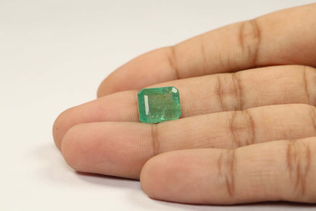 Emerald 6.57 Ct. Emerald 6.57 Ct.