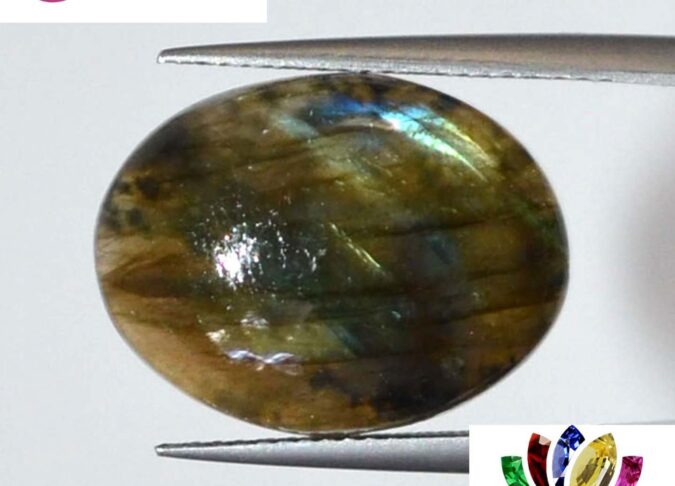 Labradorite 11.73 Ct.