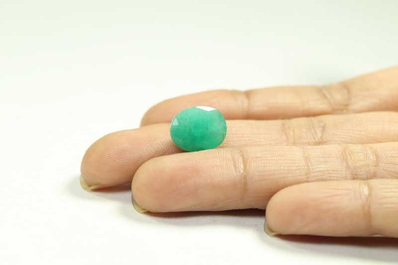 Emerald 4.9 Ct. Emerald 4.9 Ct.