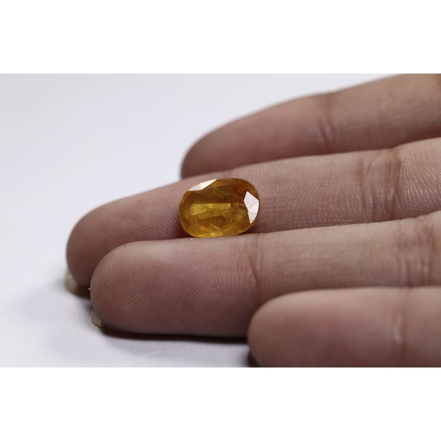 Yellow Sapphire 3.95 Ct.