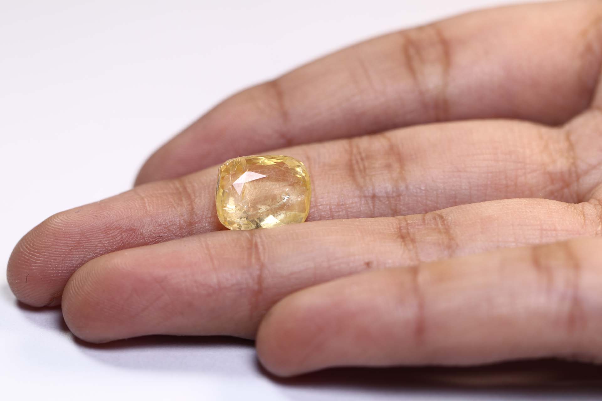 Yellow Sapphire 7.76 Ct.