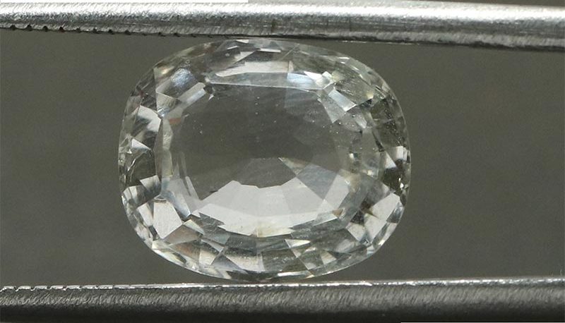 White topaz 4.74 Ct.