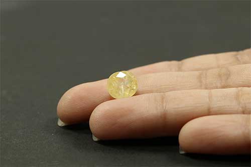 Yellow Sapphire 4.22 Ct.
