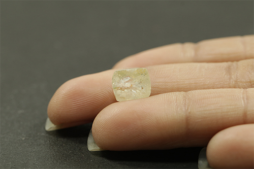 YELLOW SAPPHIRE 5.56 Ct. YELLOW SAPPHIRE 5.56 Ct.