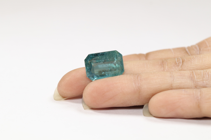 EMERALD 10.61 Ct. EMERALD 10.61 Ct.
