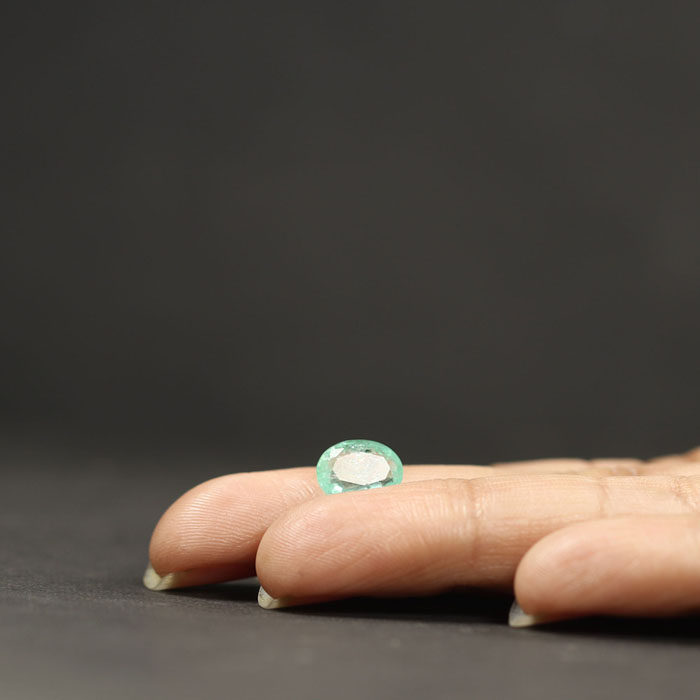 EMERALD 2.02 Ct. EMERALD 2.02 Ct.
