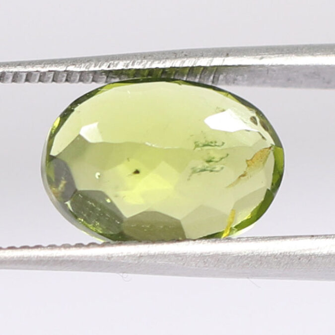 PERIDOT 3.26 Ct.