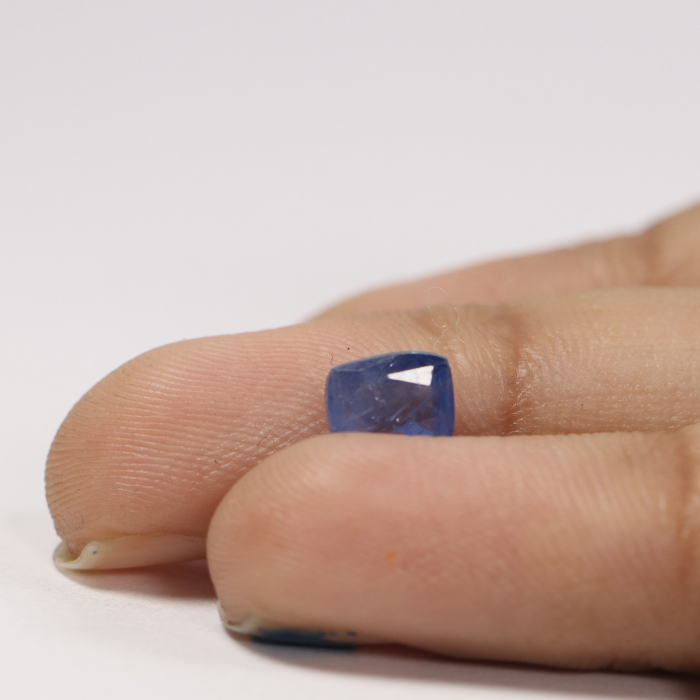 BLUE SAPPHIRE 1.28 Ct. BLUE SAPPHIRE 1.28 Ct.