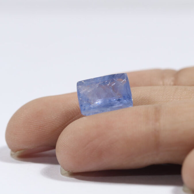 BLUE SAPPHIRE 5.09 Ct.