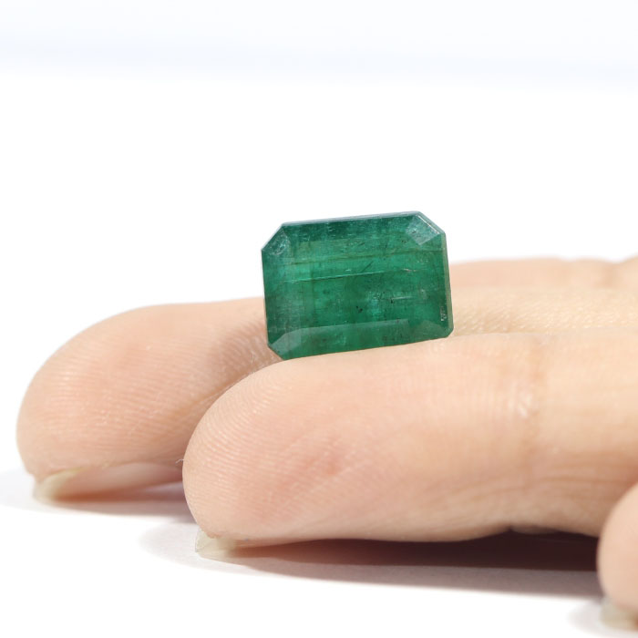 EMERALD 6.14 Ct. EMERALD 6.14 Ct.