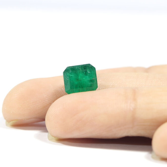 EMERALD 2.76 Ct. EMERALD 2.76 Ct.
