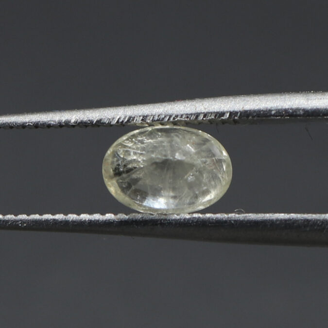 YELLOW SAPPHIRE 0.86 Ct.