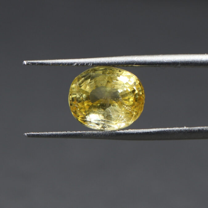 YELLOW SAPPHIRE 5.26 Ct. YELLOW SAPPHIRE 5.26 Ct.
