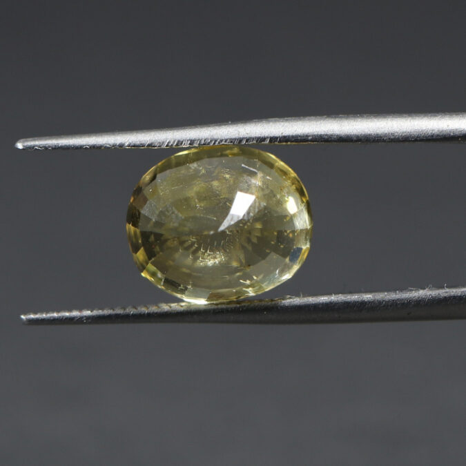 YELLOW SAPPHIRE 5.26 Ct. YELLOW SAPPHIRE 5.26 Ct.