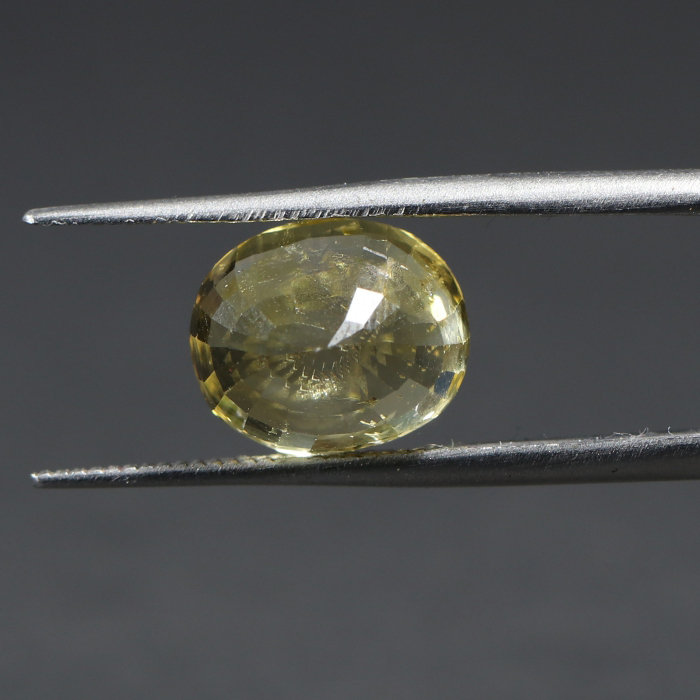 YELLOW SAPPHIRE 5.26 Ct. YELLOW SAPPHIRE 5.26 Ct.
