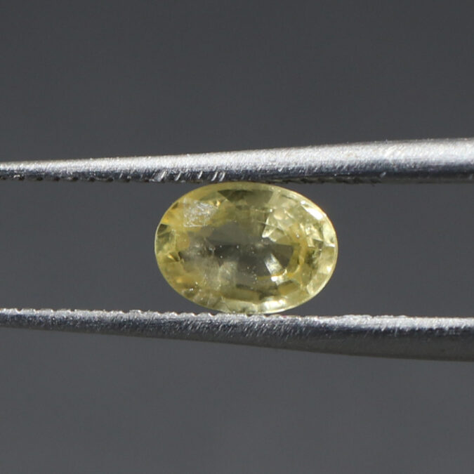 YELLOW SAPPHIRE 0.72 Ct.