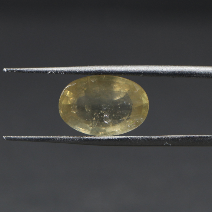 YELLOW SAPPHIRE 5.02 Ct.