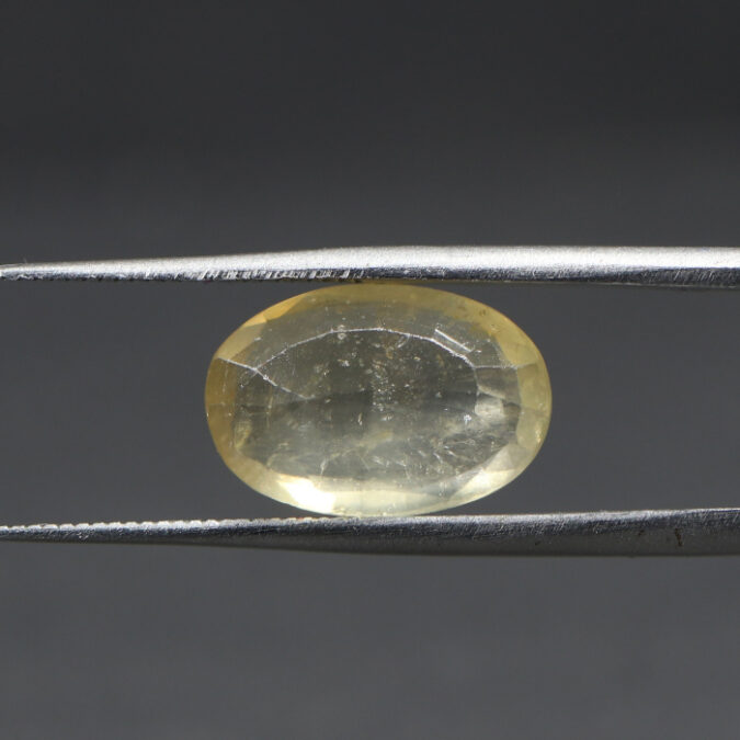 YELLOW SAPPHIRE 5.02 Ct.