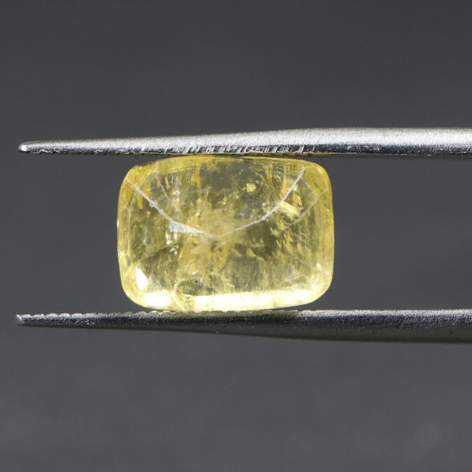YELLOW SAPPHIRE 4.5 Ct.