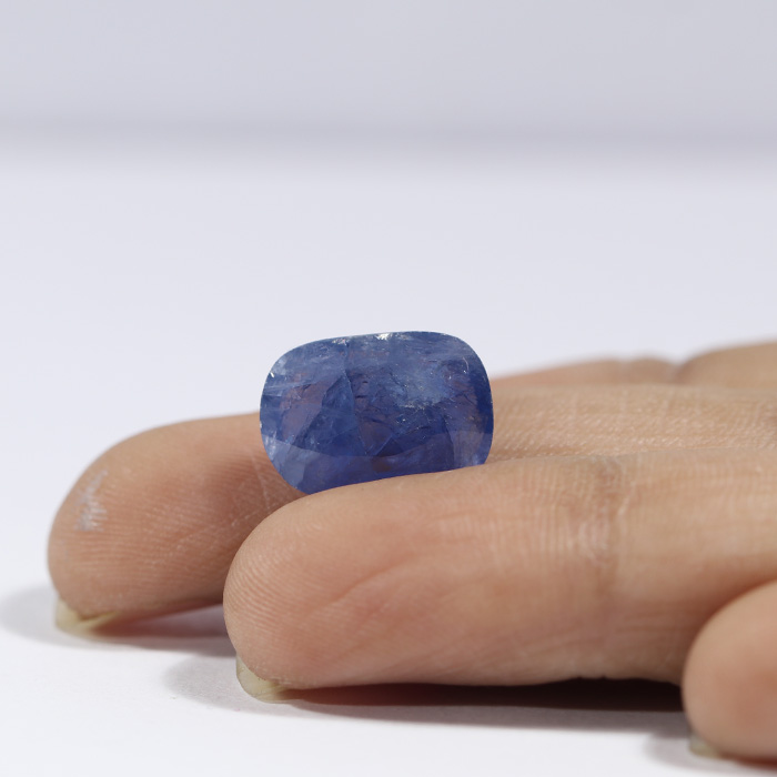 BLUE SAPPHIRE 5.66 Ct.