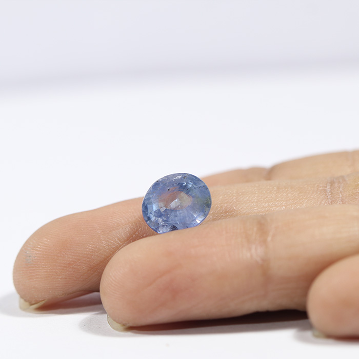 BLUE SAPPHIRE 4.24 Ct.