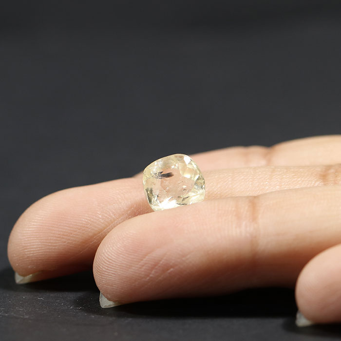 Yellow Sapphire 3.53 Ct.