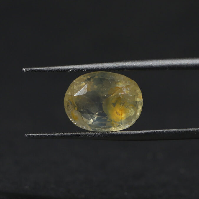Yellow Sapphire 4.16 Ct.