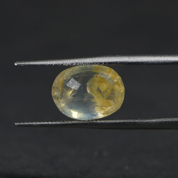 Yellow Sapphire 4.16 Ct.