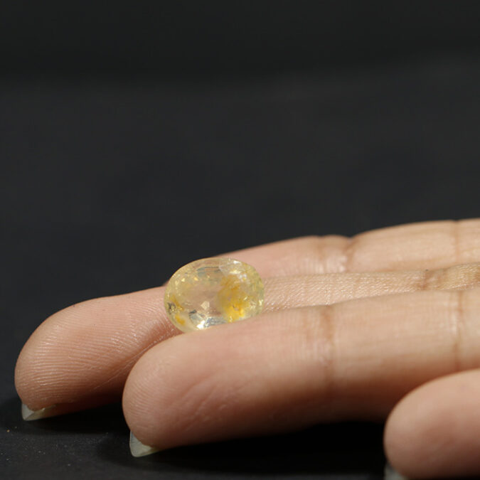 Yellow Sapphire 4.16 Ct.