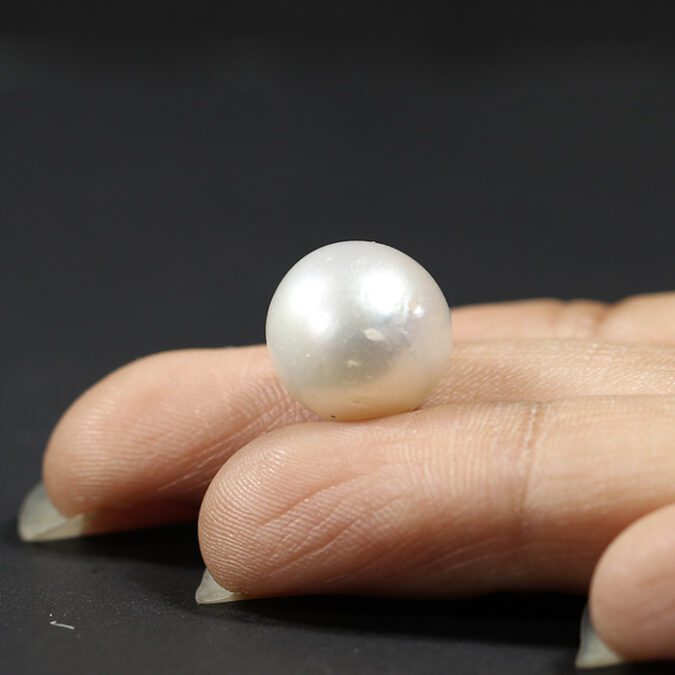 SOUTH SEA PEARL 13.56 Ct. SOUTH SEA PEARL 13.56 Ct.