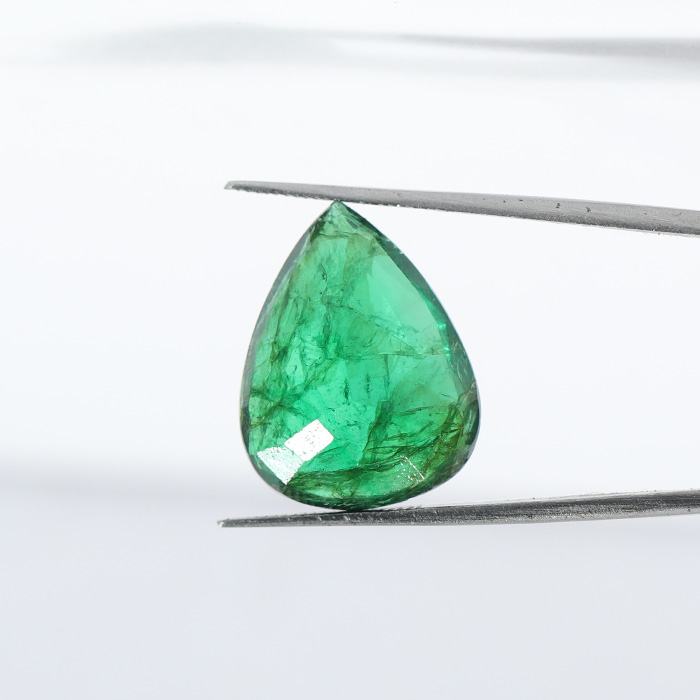 EMERALD 11.82 Ct. EMERALD 11.82 Ct.