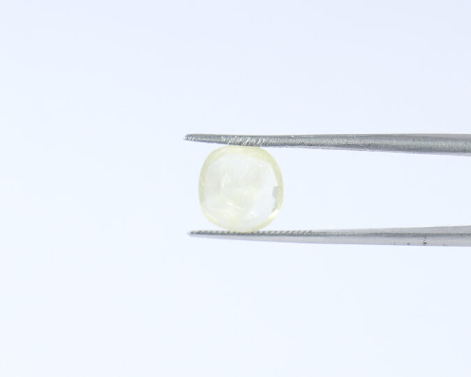 Yellow Sapphire 3.01 Ct.