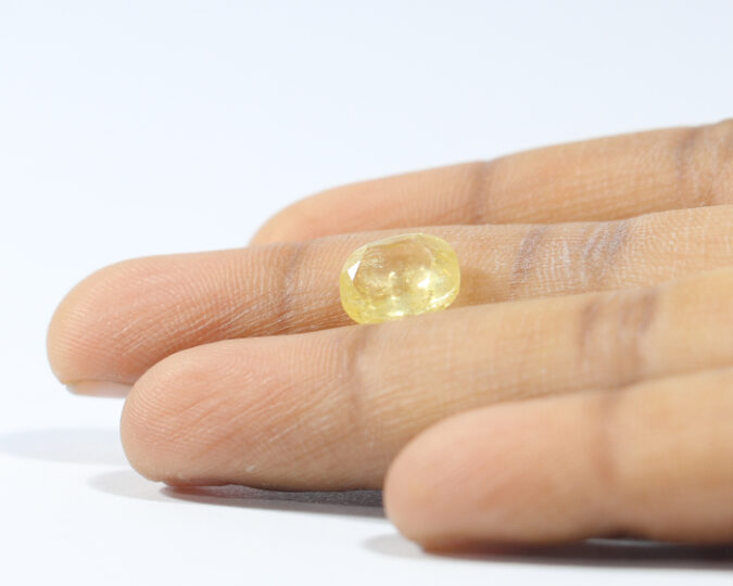 Yellow Sapphire 2.85 Ct. Yellow Sapphire 2.85 Ct.
