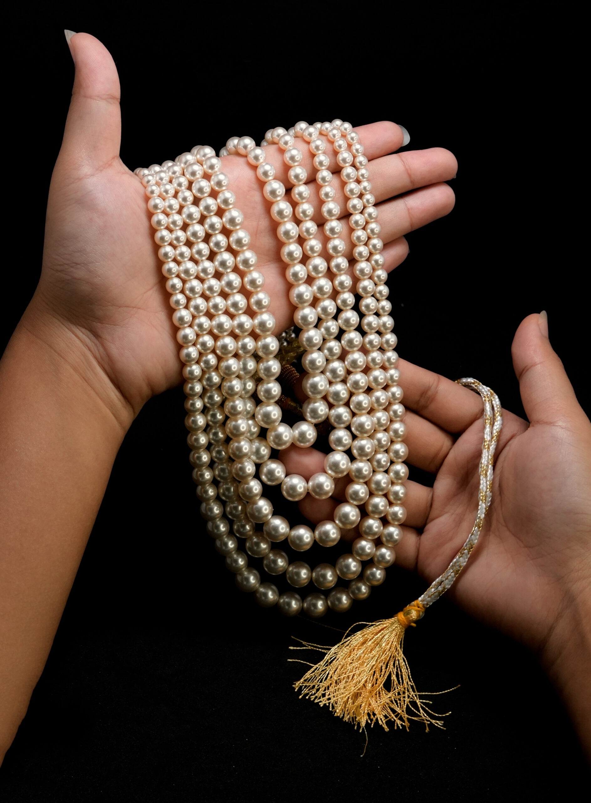 Five Layer High Quality Shell Pearl Necklace