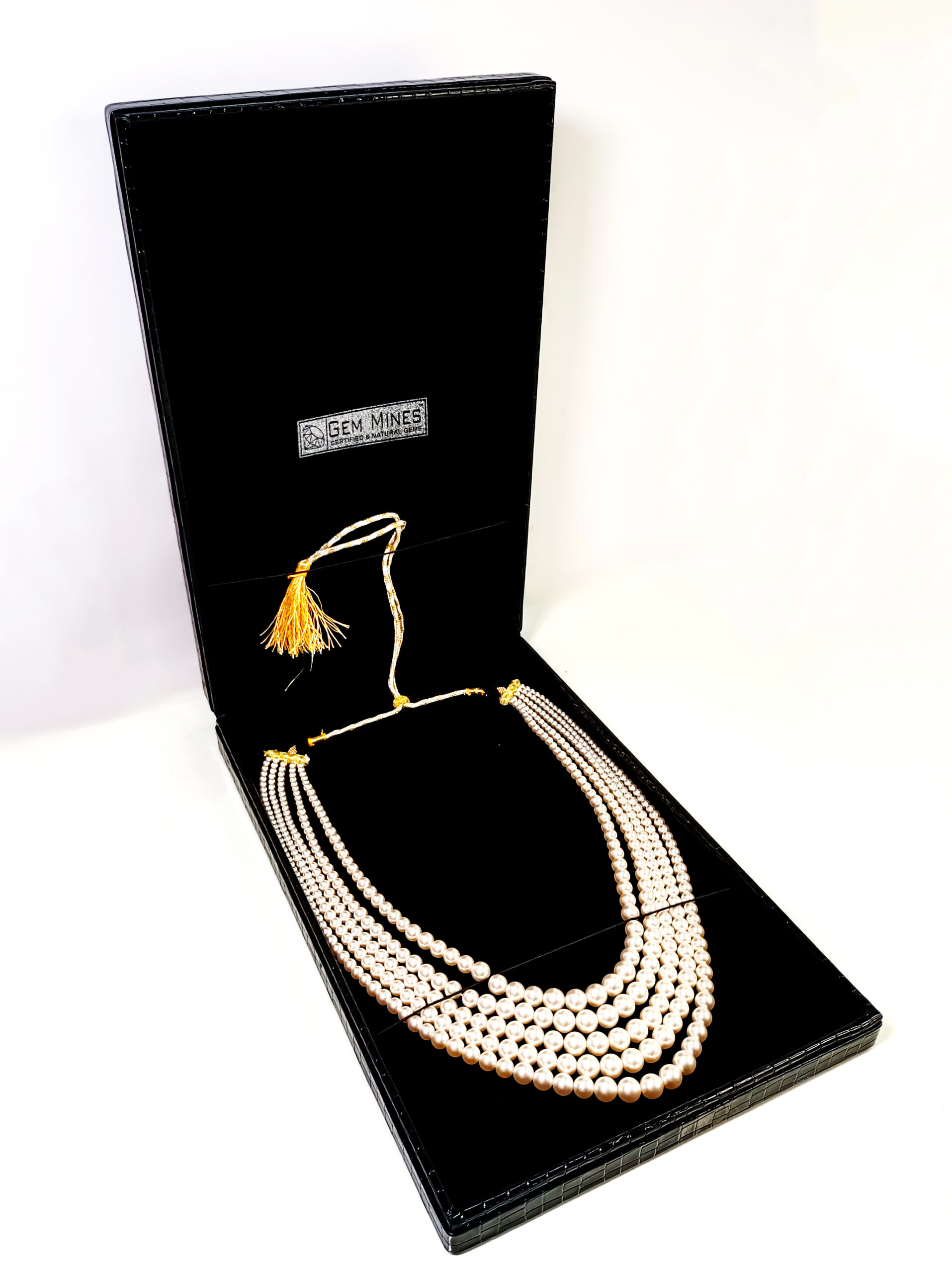 Five Layer High Quality Shell Pearl Necklace