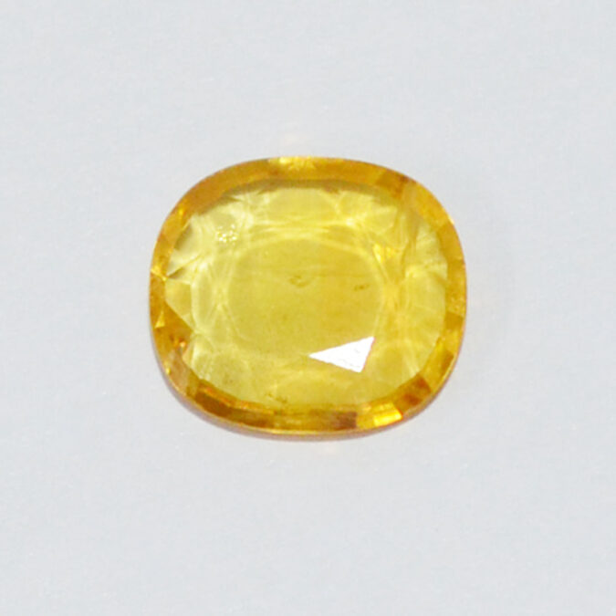 YELLOW SAPPHIRE 3.84 Ct.