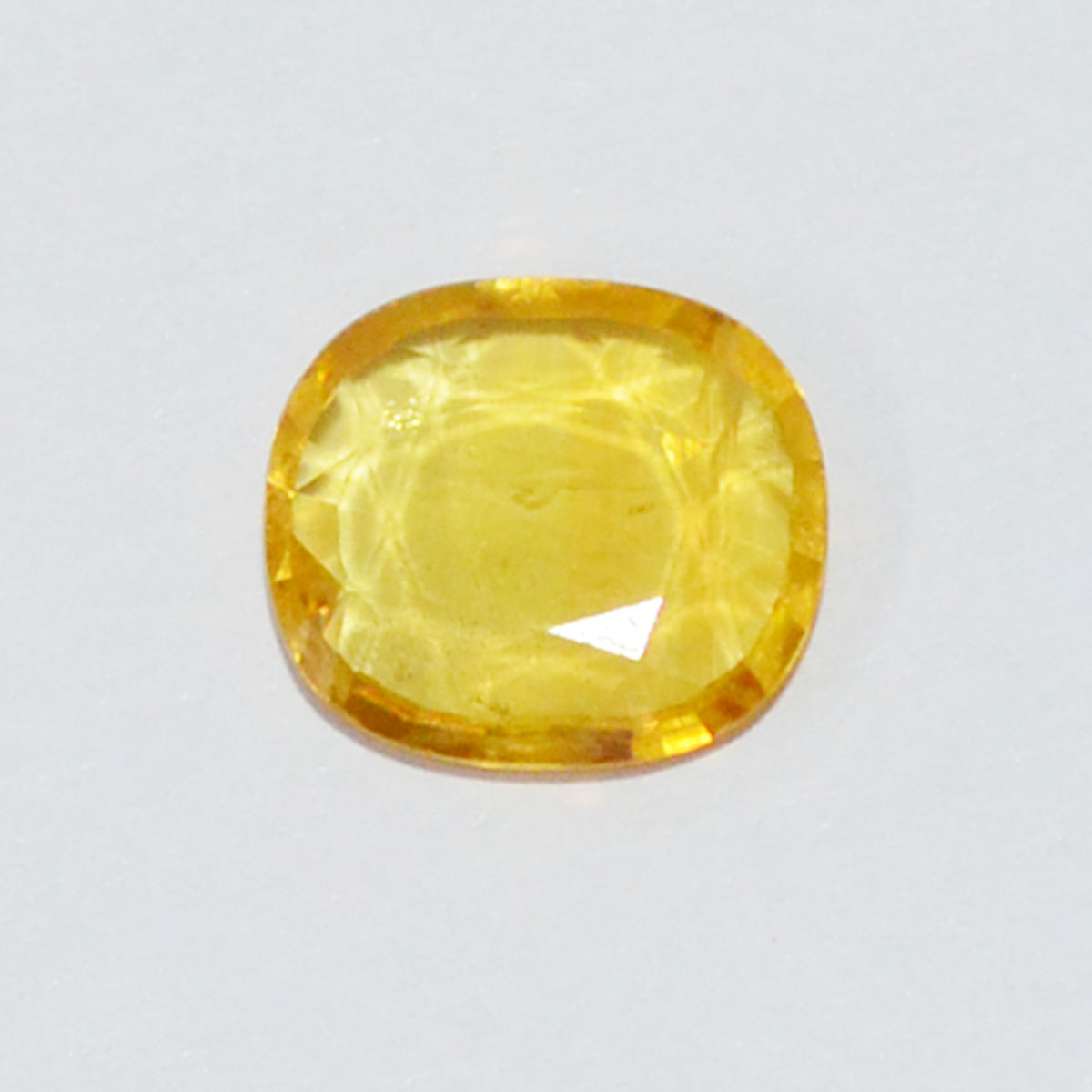 YELLOW SAPPHIRE 3.84 Ct.