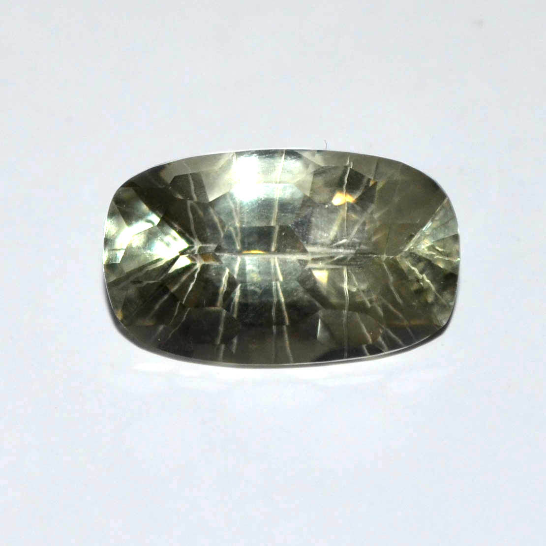 GOLDEN QUARTZ 13.18 Ct. GOLDEN QUARTZ 13.18 Ct.