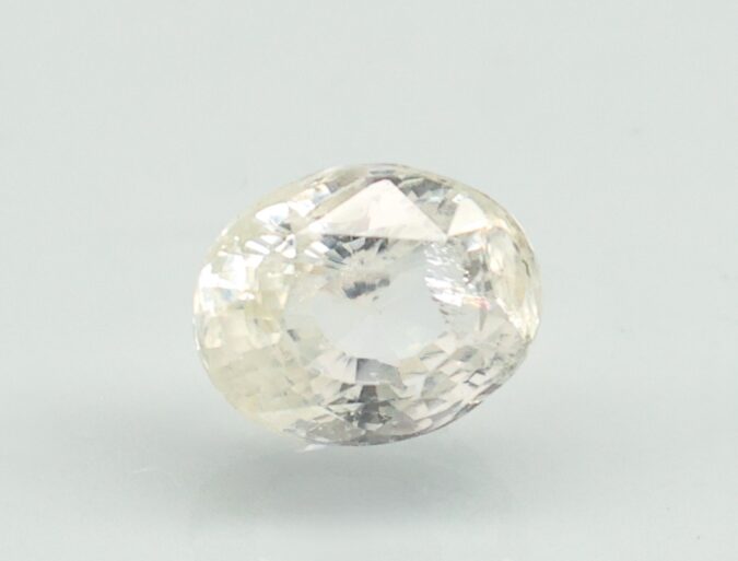 YELLOW SAPPHIRE 4.68 Ct.