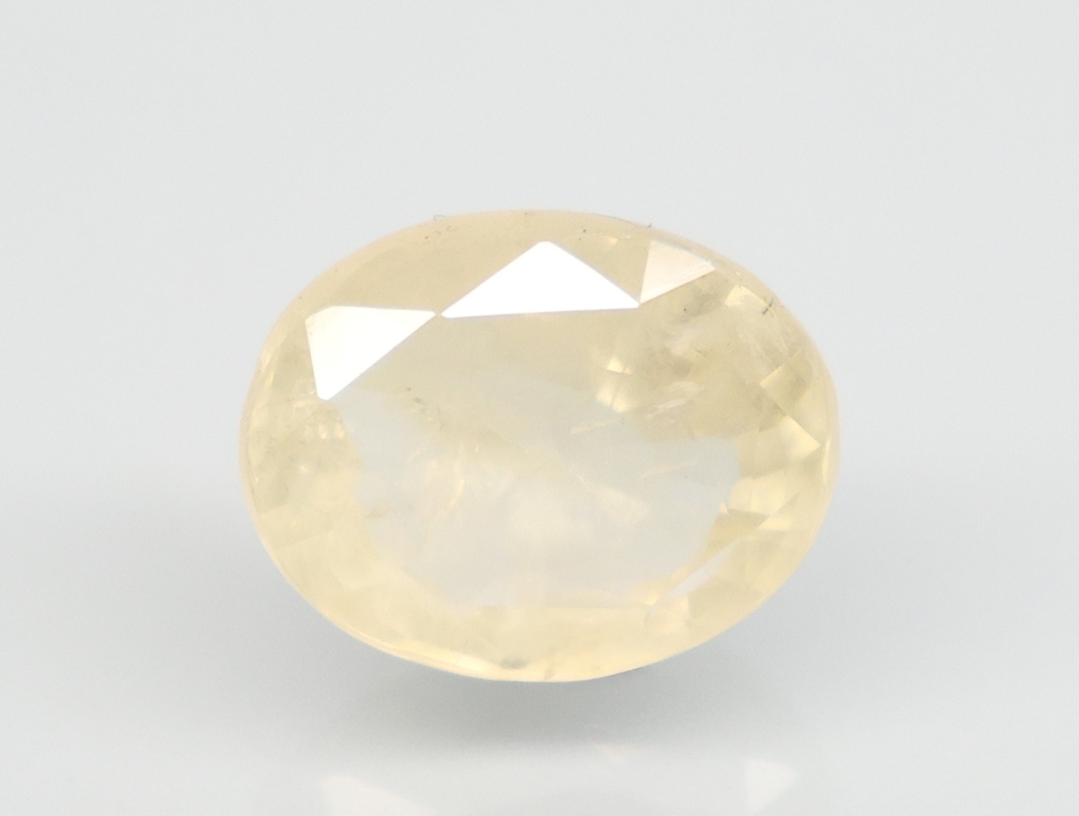 YELLOW SAPPHIRE 6.26 Ct. YELLOW SAPPHIRE 6.26 Ct.