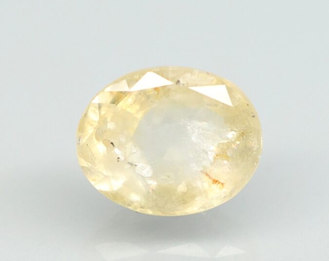 YELLOW SAPPHIRE 5.61 Ct.