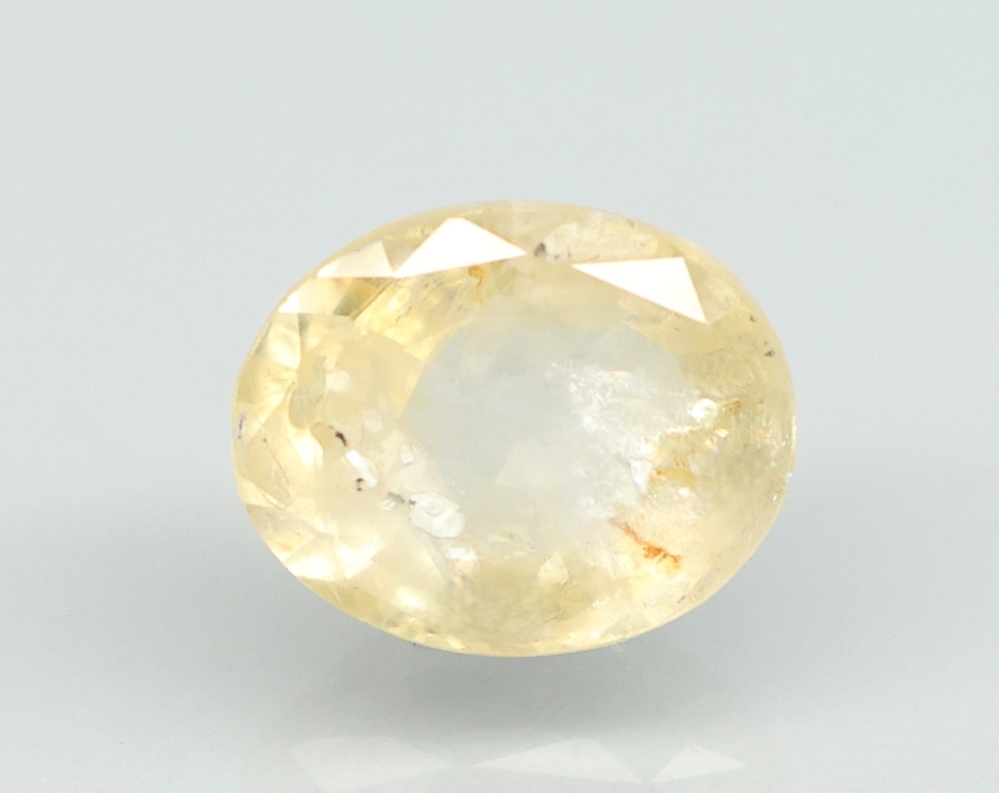 YELLOW SAPPHIRE 5.61 Ct.