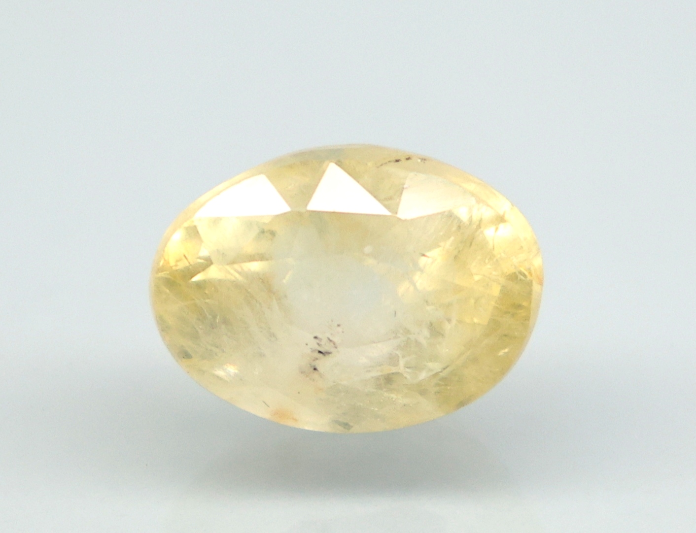 YELLOW SAPPHIRE 5.87 Ct.