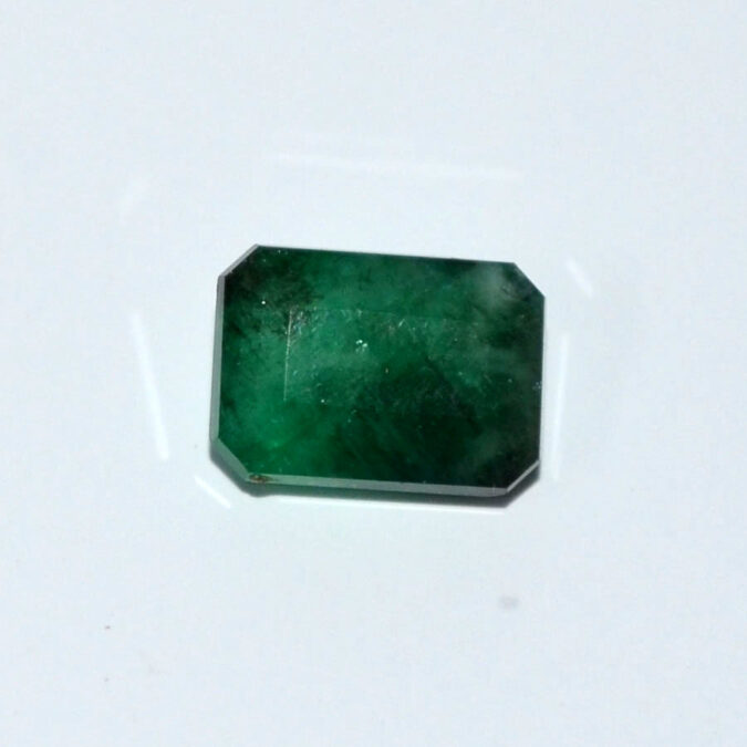 EMERALD 2.94 Ct. EMERALD 2.94 Ct.
