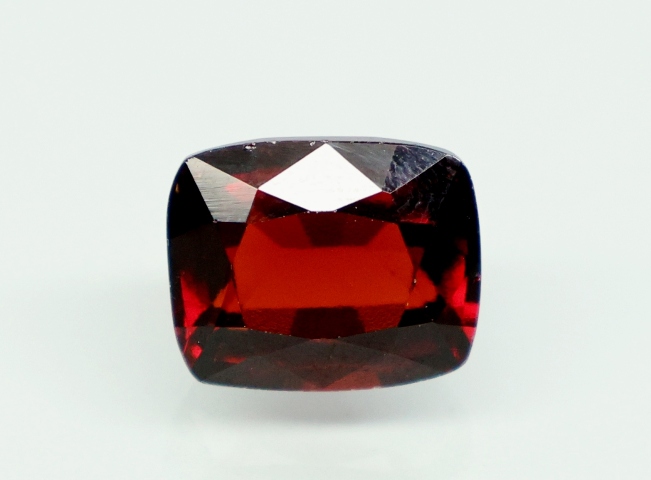 HESSONITE GOMED 8.64 Ct. HESSONITE GOMED 8.64 Ct.