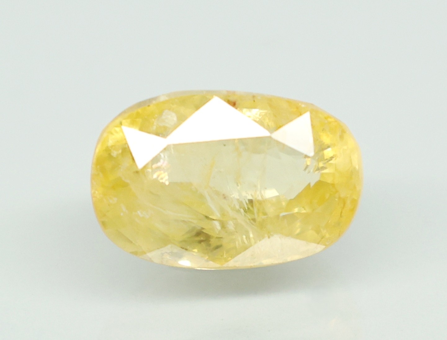 YELLOW SAPPHIRE 10.75 Ct.