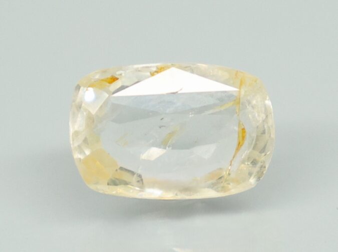 YELLOW SAPPHIRE 4.98 Ct.