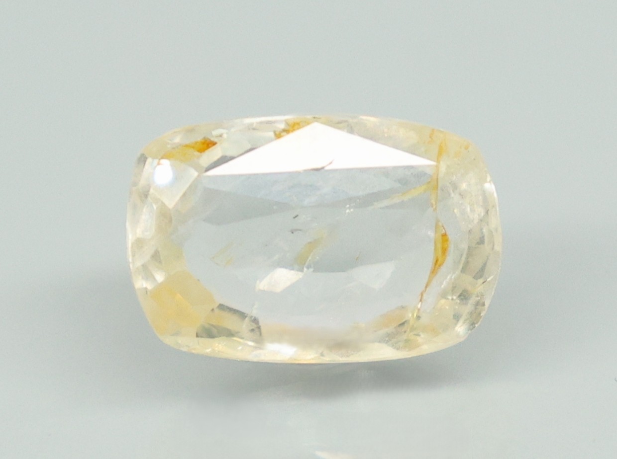 YELLOW SAPPHIRE 4.98 Ct.