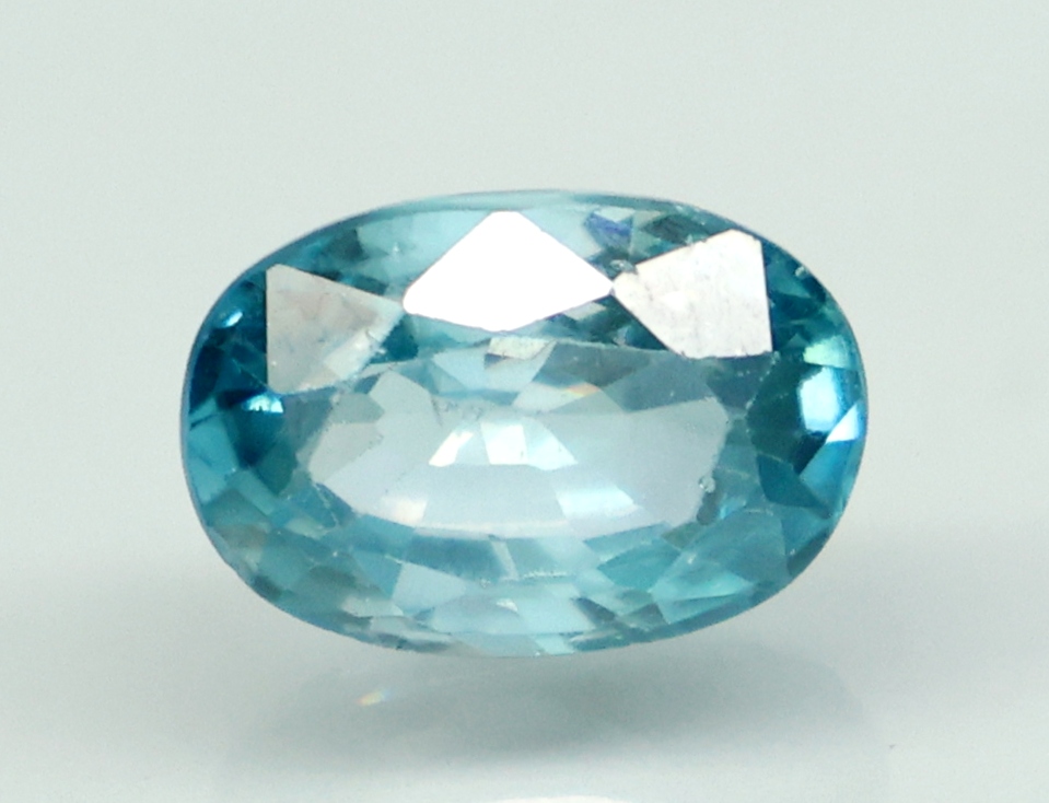 ZIRCON 4.7 Ct.